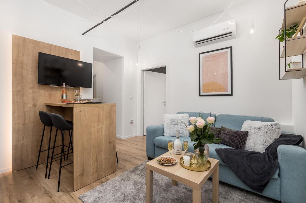 Saint Vitus Apartments With Balcony Рийека Екстериор снимка